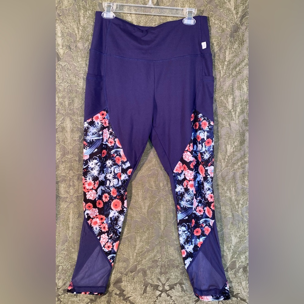 High waist, ankle length (25”) leggings by Marika, size XL